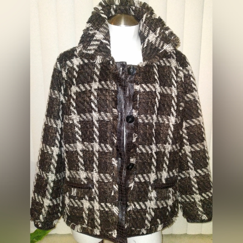🧥 IT'S A SALE!! Plaid Wool-Blend Jacket with Large Buttons & Croc Print Trim🧥